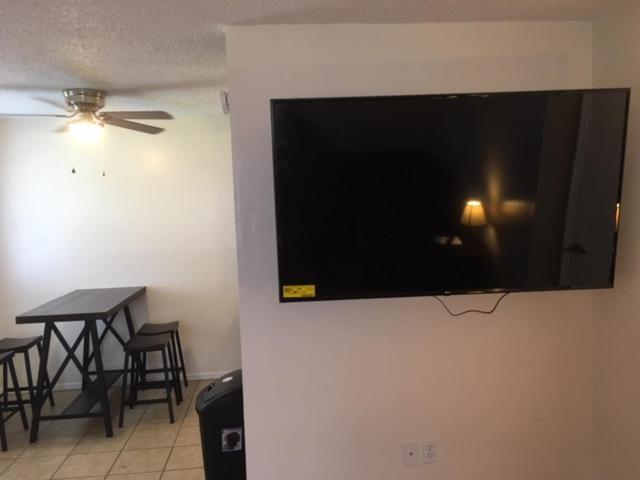 Fully Furnished Two Bedroom Apartment Lawton Exterior foto