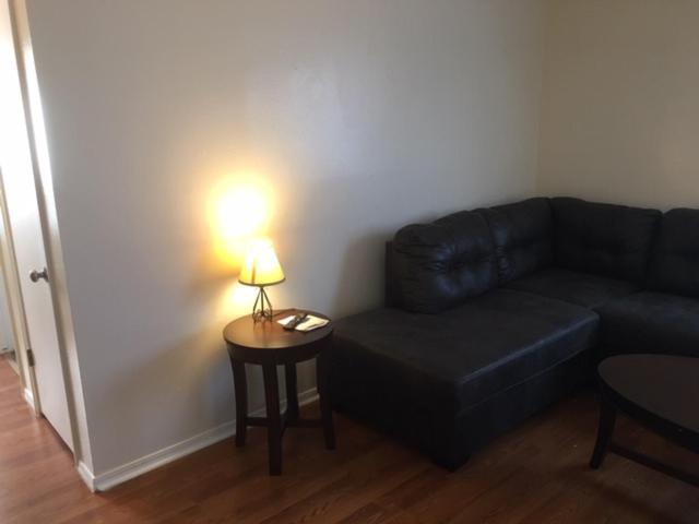 Fully Furnished Two Bedroom Apartment Lawton Exterior foto
